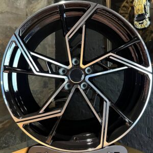 Replica ST AU5611 8.5x19 5x112 ET30 D66.5 MGMF