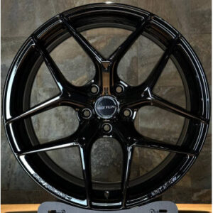 Replica ST FF-FK07 8x18 5x108 ET40 D63.3 Gloss Black